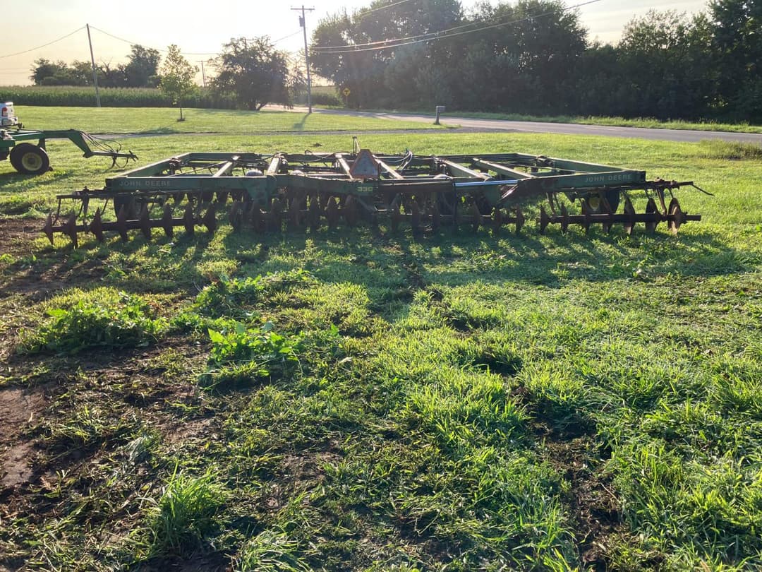 Image of John Deere 330 Image 0