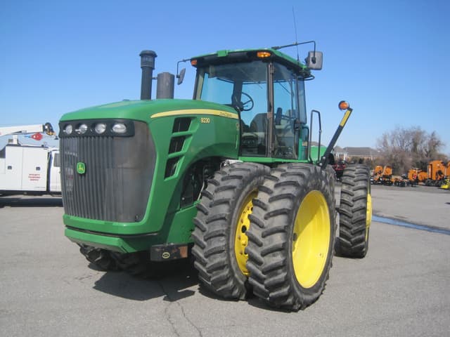 Image of John Deere 9230 equipment image 1