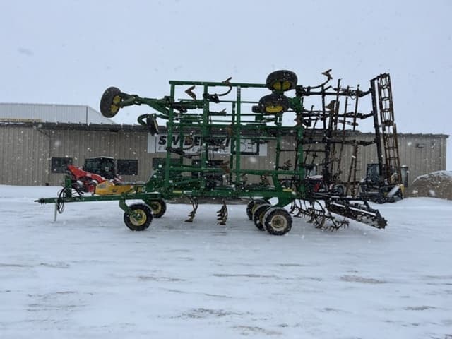Image of John Deere 2410 equipment image 1
