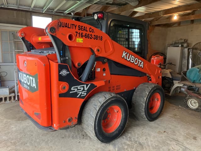 Image of Kubota SSV75 equipment image 1