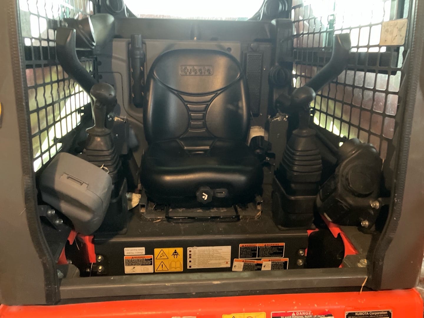 2019 Kubota SSV75 Equipment Image0