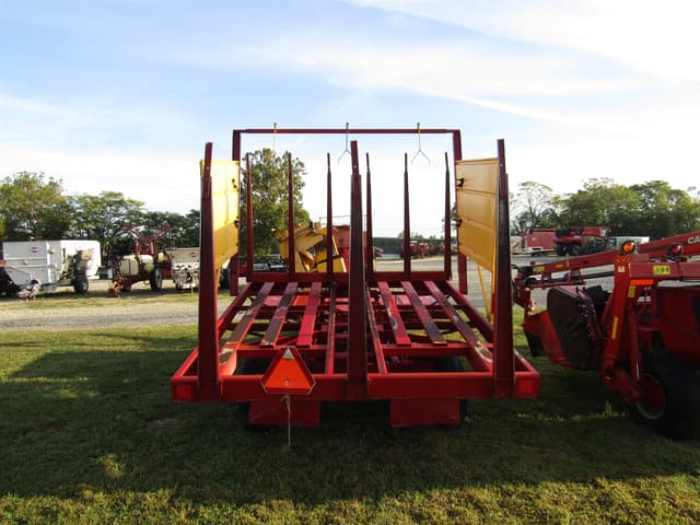 Image of New Holland 1037 equipment image 3