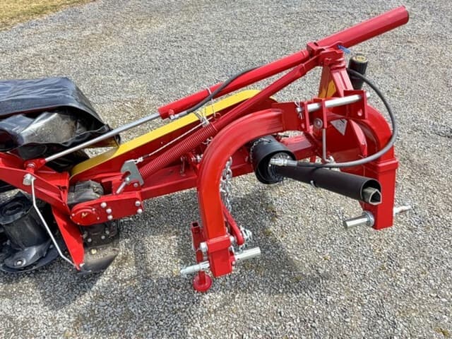 Image of New Holland HM236 equipment image 4