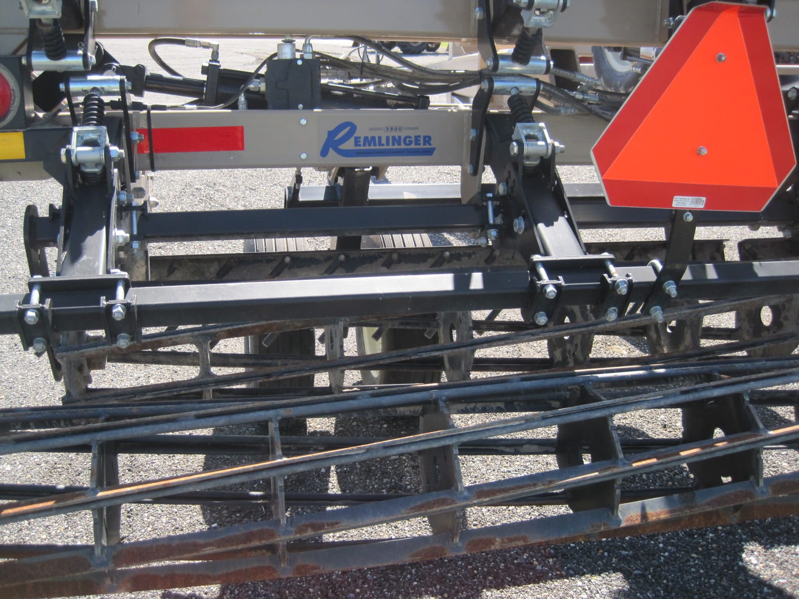 2021 Remlinger 3500 Equipment Image0