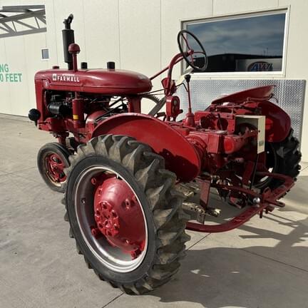 Image of Farmall B equipment image 4