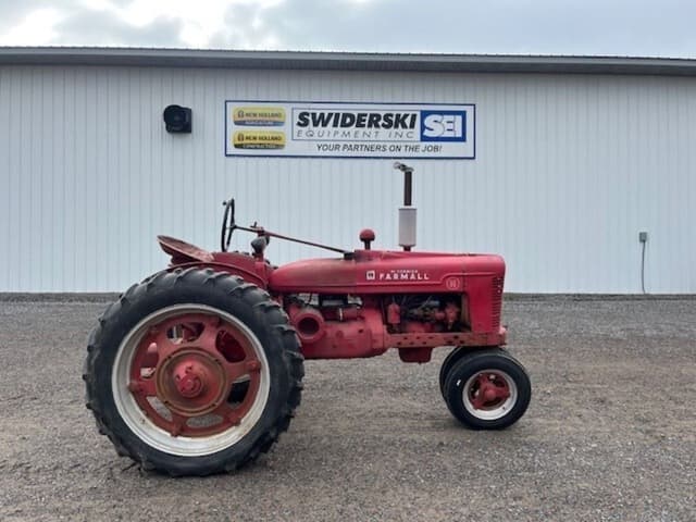Image of Farmall H equipment image 1