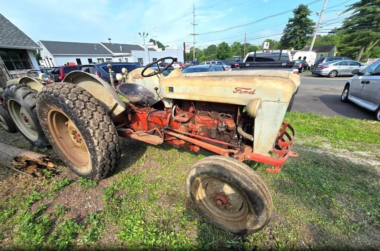 1955 Ford 860 Equipment Image0