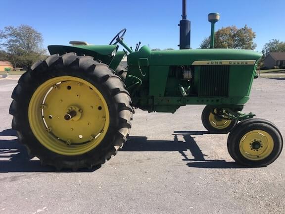 Image of John Deere 3010 equipment image 4