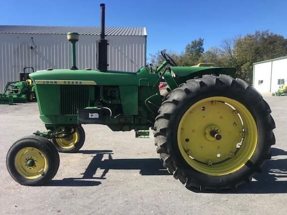 Image of John Deere 3010 equipment image 1