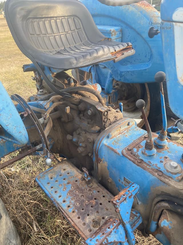 Image of Ford 3000 equipment image 3