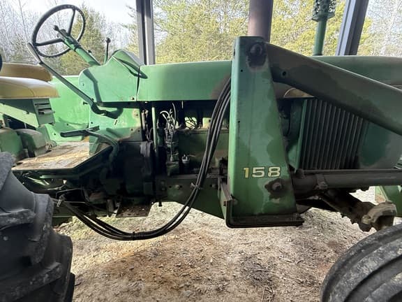 Image of John Deere 4020 equipment image 4