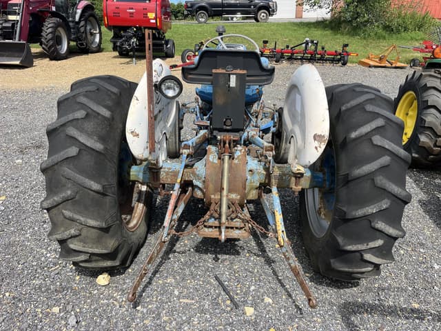 Image of Ford 3000 equipment image 4