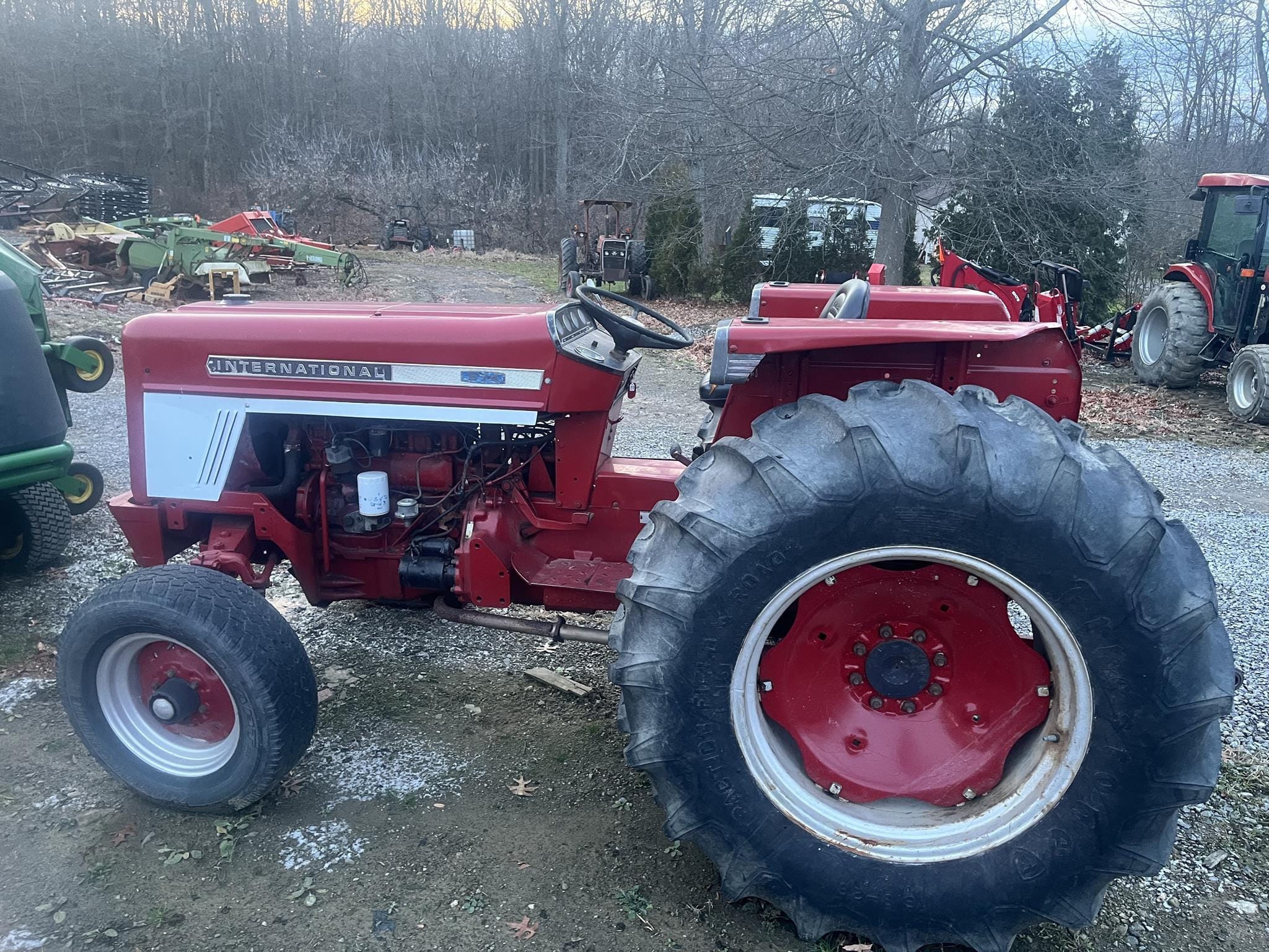 1971 International Harvester 574 Equipment Image0