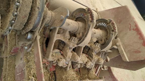 Image of New Holland 273 equipment image 4