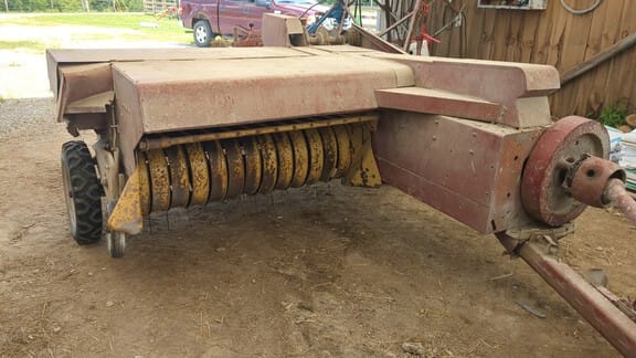 1971 New Holland 273 Equipment Image0