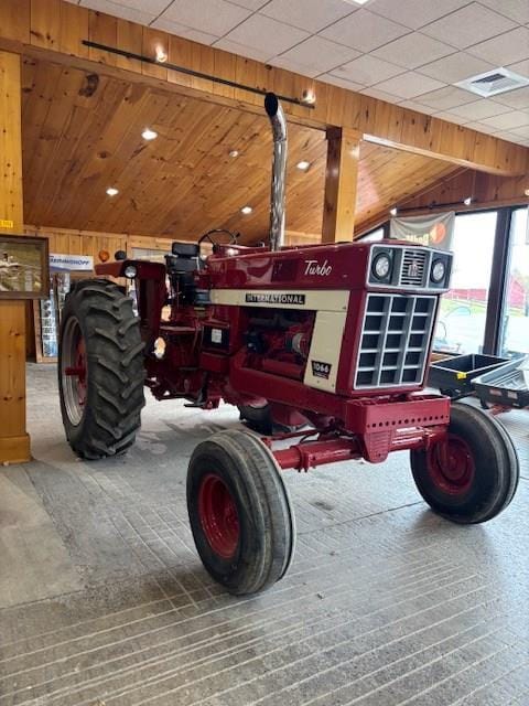 1973 International Harvester 1066 Equipment Image0