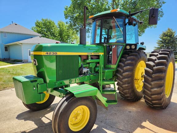 Image of John Deere 4230 Primary image