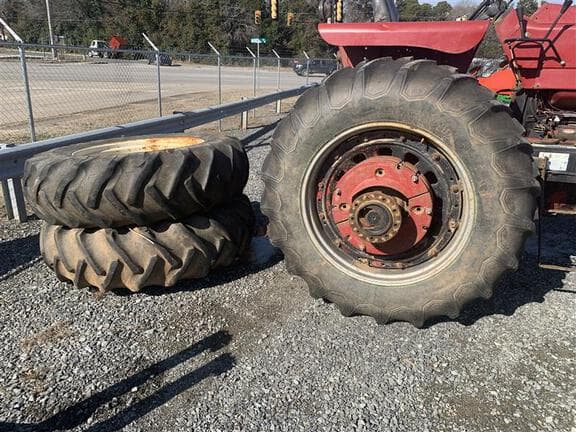 Image of International Harvester 1466 equipment image 3