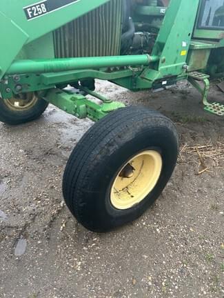 Image of John Deere 4230 equipment image 2