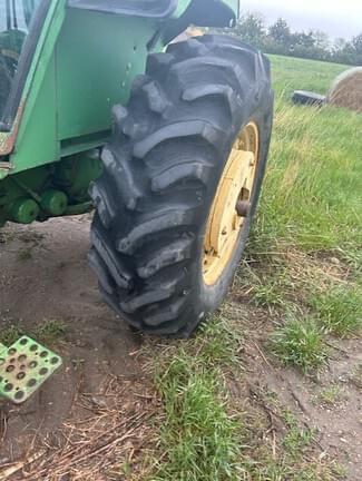 Image of John Deere 4230 equipment image 3