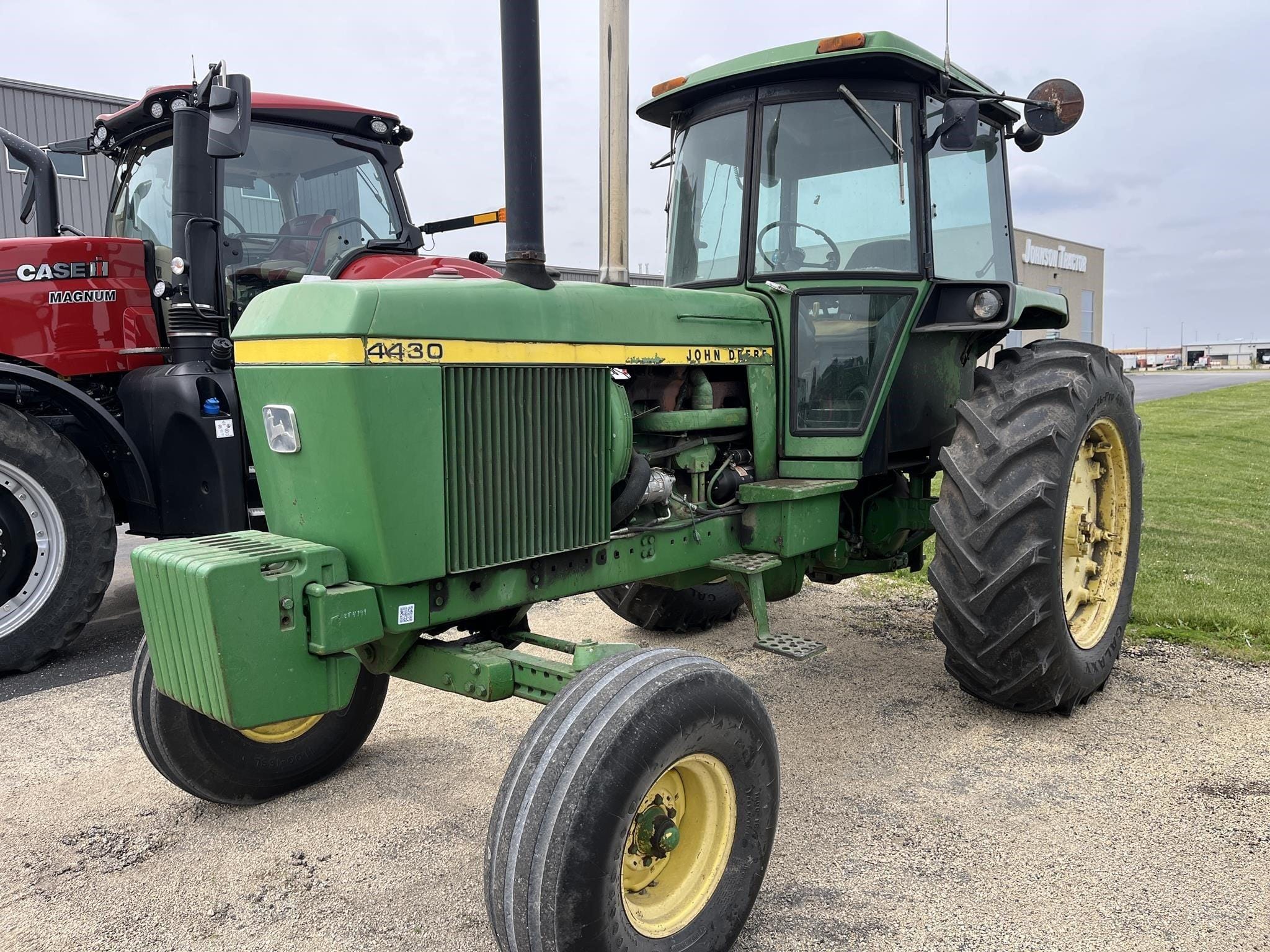 1976 John Deere 4430 Equipment Image0