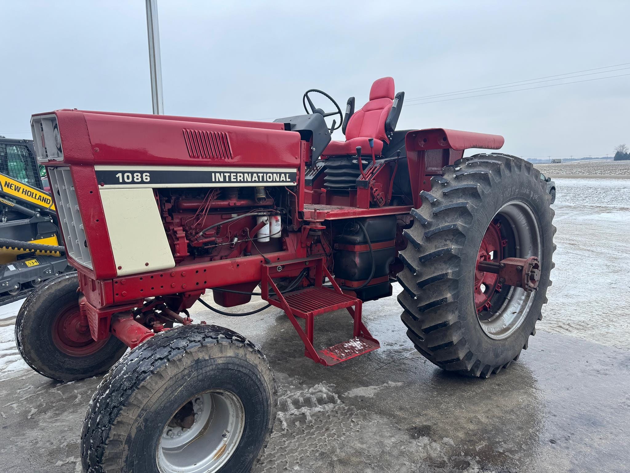 1977 International Harvester 1086 Equipment Image0