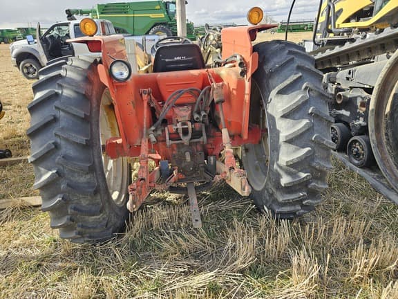 Image of International Harvester 674 equipment image 4