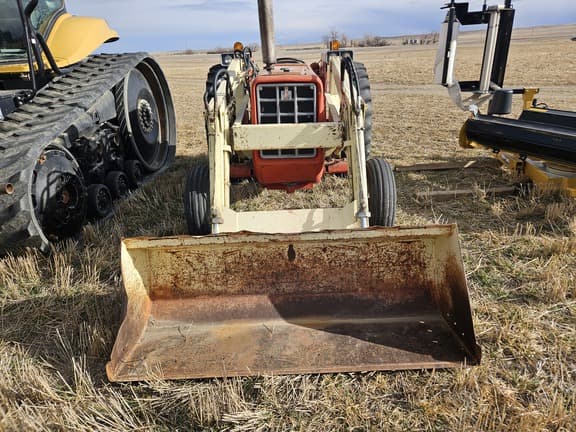 Image of International Harvester 674 equipment image 2