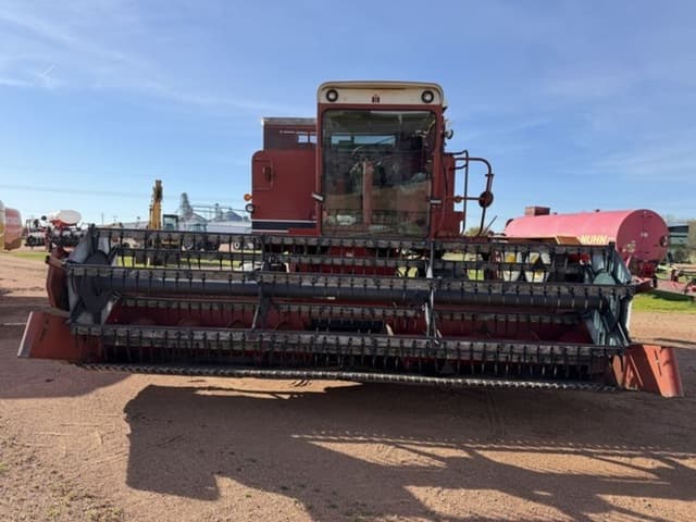 Image of International Harvester 1460 equipment image 1