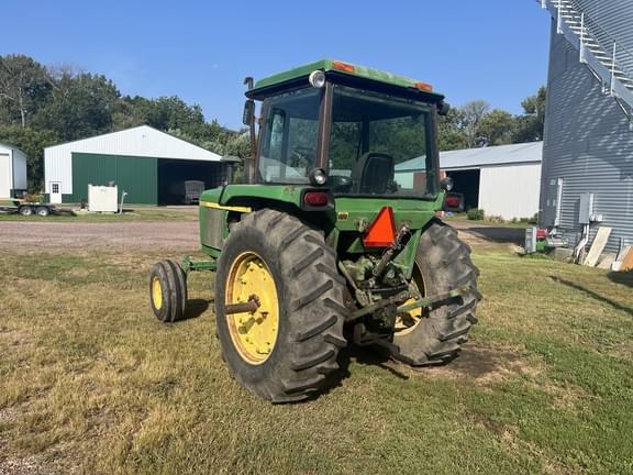 Image of John Deere 4030 equipment image 2