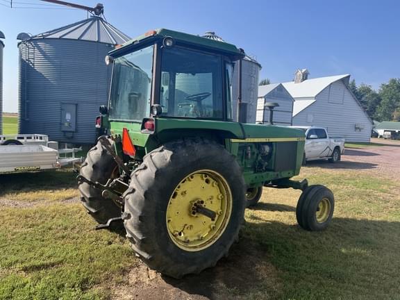 Image of John Deere 4030 equipment image 4