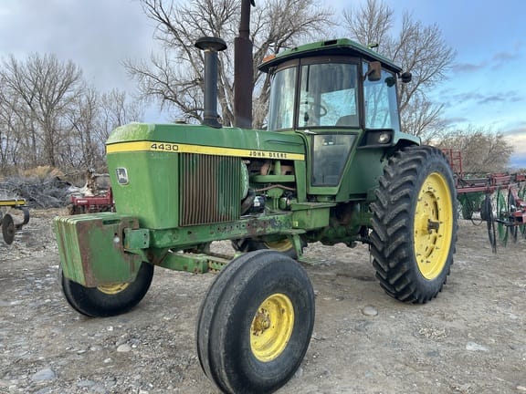 1977 John Deere 4430 Equipment Image0