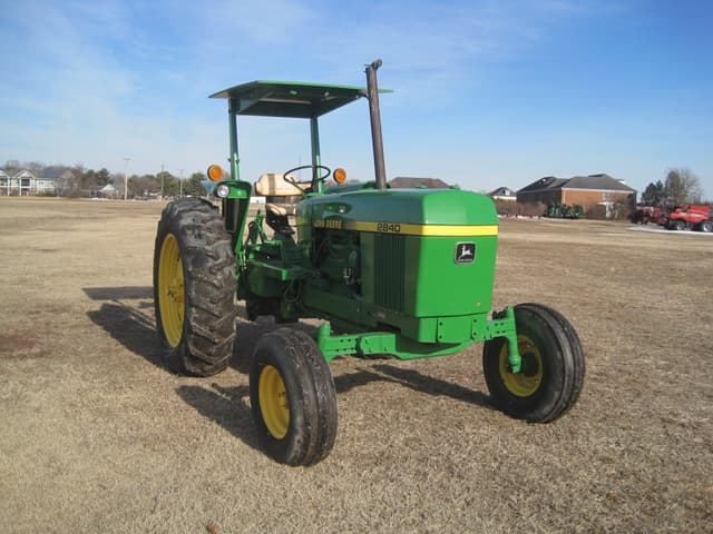 Image of John Deere 2840 equipment image 2