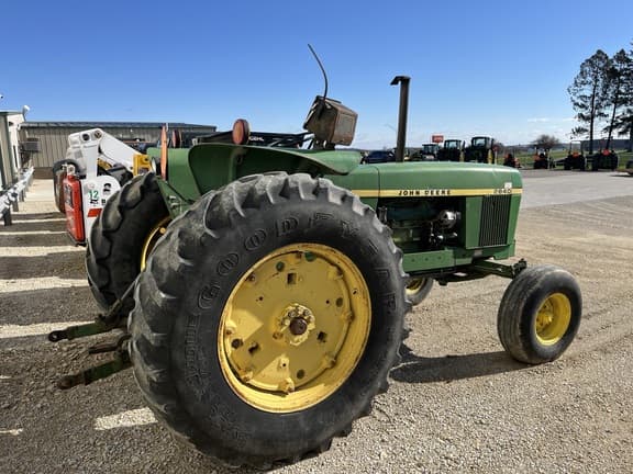 Image of John Deere 2840 equipment image 1