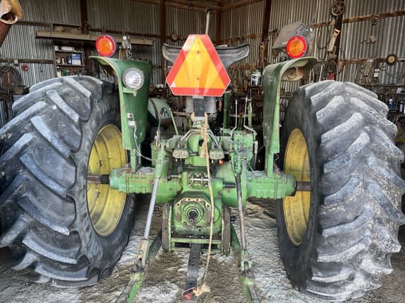 Image of John Deere 2840 equipment image 2