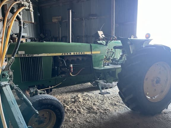 Image of John Deere 2840 equipment image 1