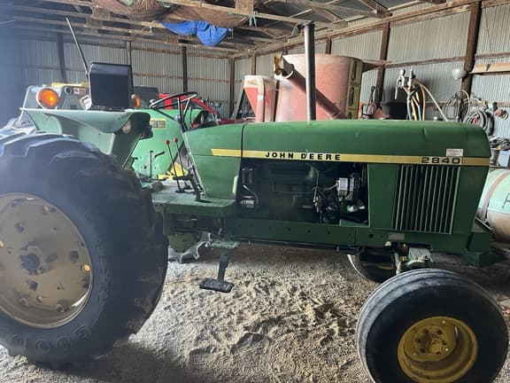 Image of John Deere 2840 equipment image 3