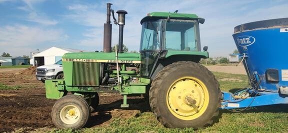1979 John Deere 4440 Equipment Image0