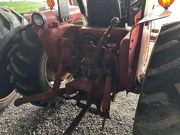 Image of International Harvester 484 equipment image 4