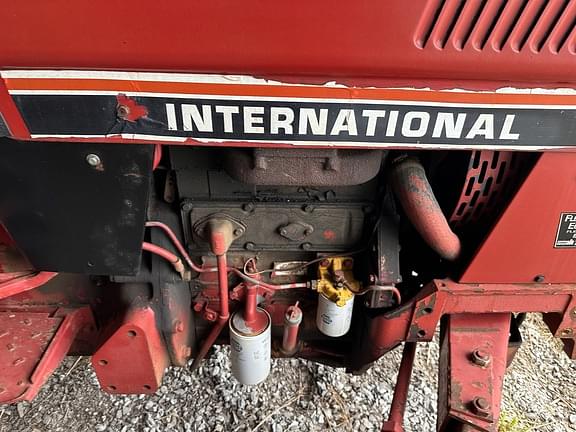 Image of International Harvester 484 equipment image 2