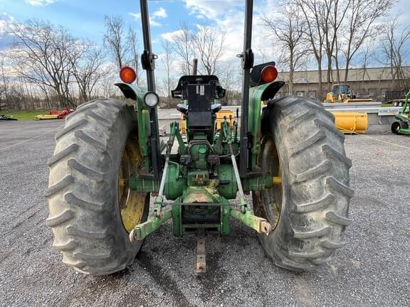 Image of John Deere 2940 equipment image 3
