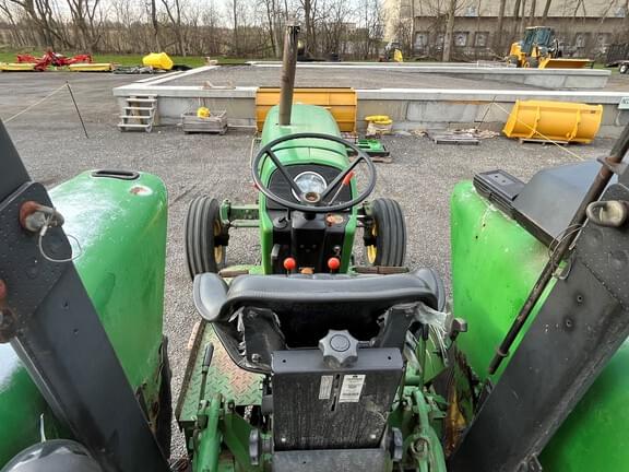 Image of John Deere 2940 equipment image 4