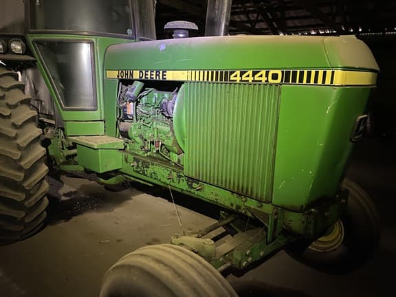 Image of John Deere 4440 equipment image 2