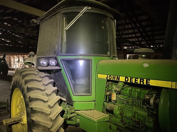 1980 John Deere 4440 Equipment Image0