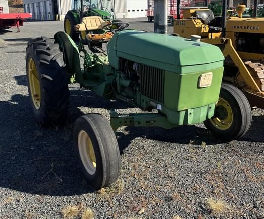 Image of John Deere 2040 equipment image 2
