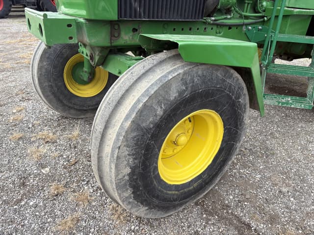 Image of John Deere 4440 equipment image 1