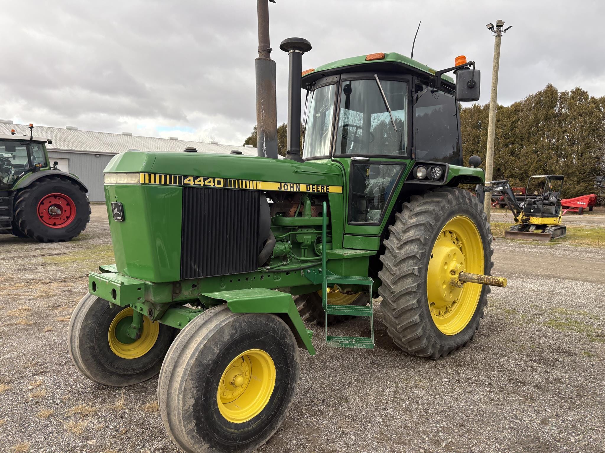 1982 John Deere 4440 Equipment Image0