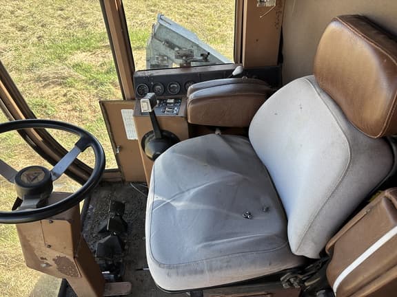 Image of Gleaner L3 equipment image 4