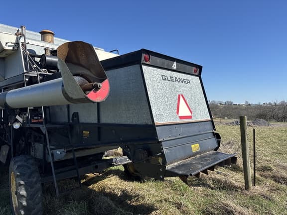 Image of Gleaner L3 equipment image 2