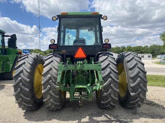 Image of John Deere 4850 equipment image 2